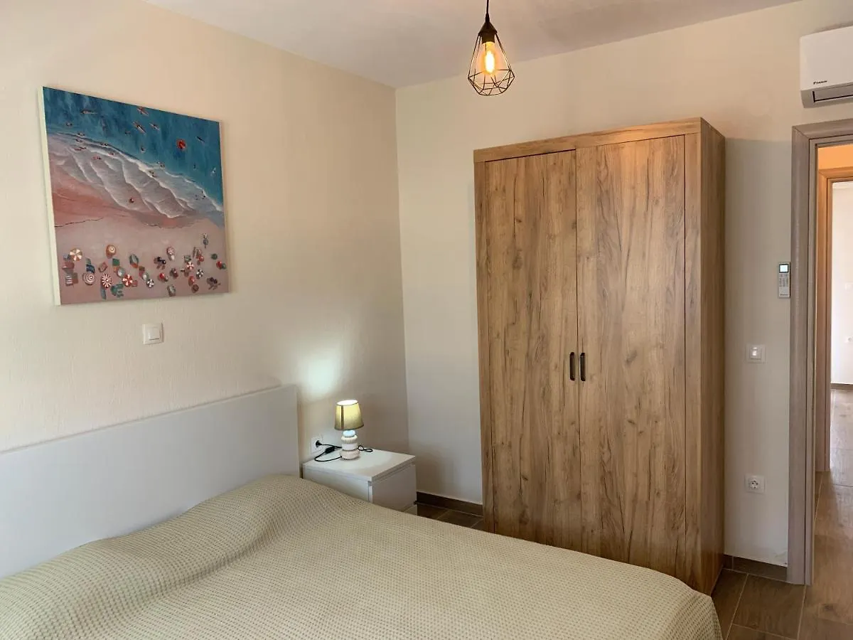 New Family Friendly Apartment Nikiti